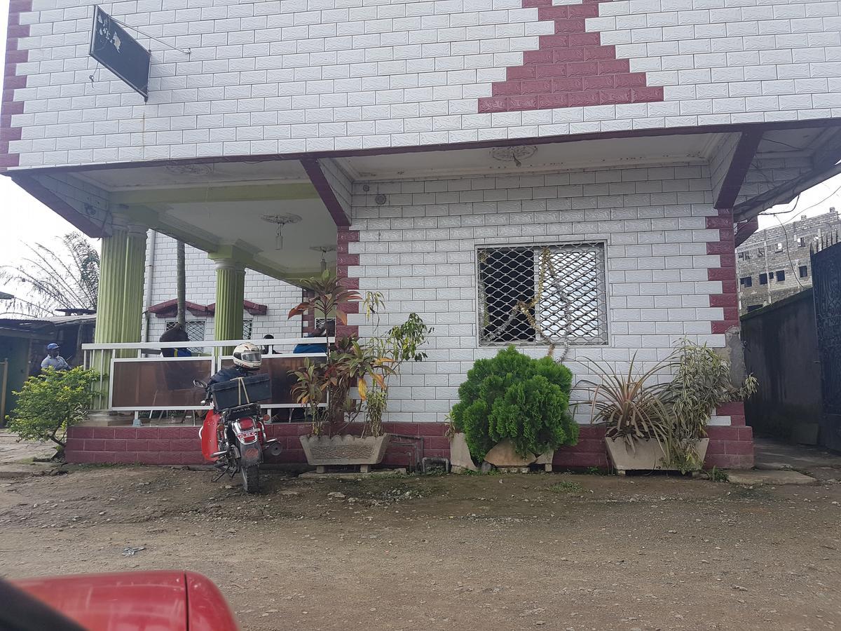 Hotel Kdv Bonaberi Exterior foto