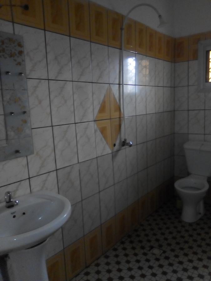 Hotel Kdv Bonaberi Exterior foto